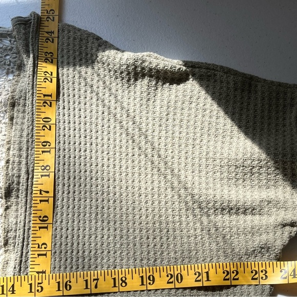 I Joah Green Cardigan Sweater with Lace Back Detail and Long Sleeves - Picture 4 of 5